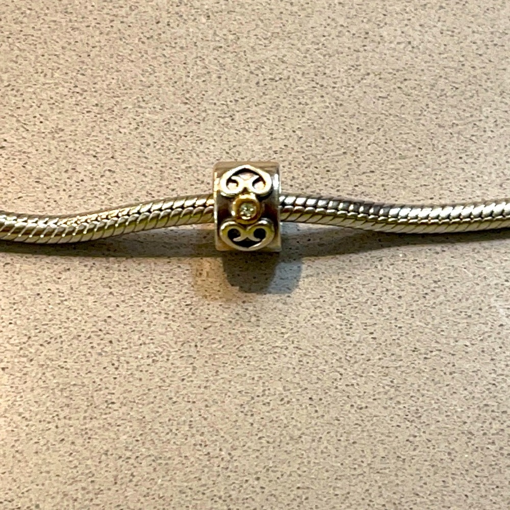 Pandora two tone peridot clip